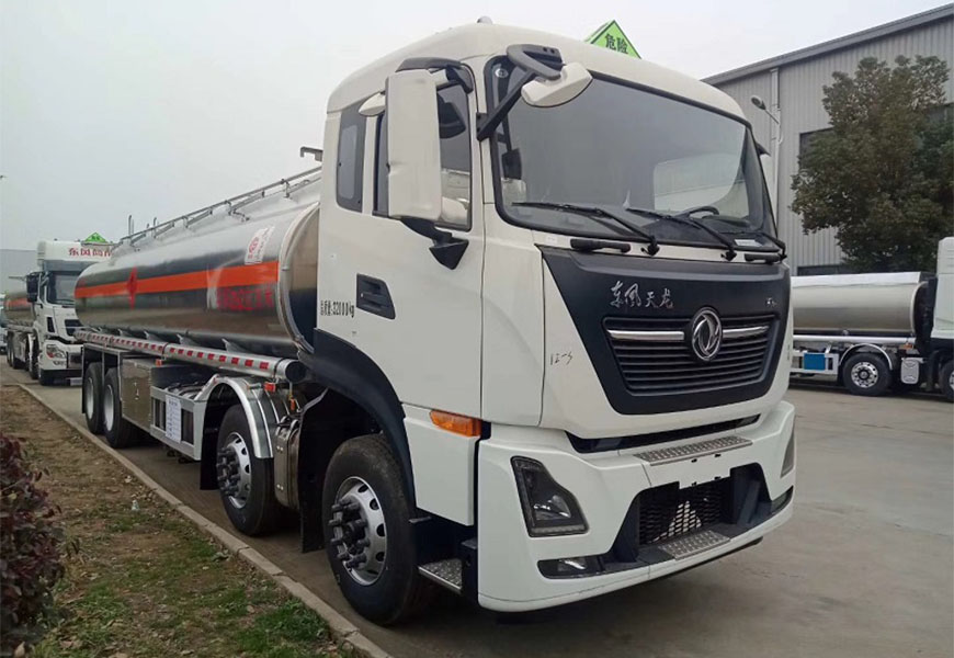 東風(fēng)天龍前四后八鋁合金油罐車(chē)國(guó)六