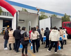 真發(fā)泡聚氨酯冷藏車，一車能頂兩車用