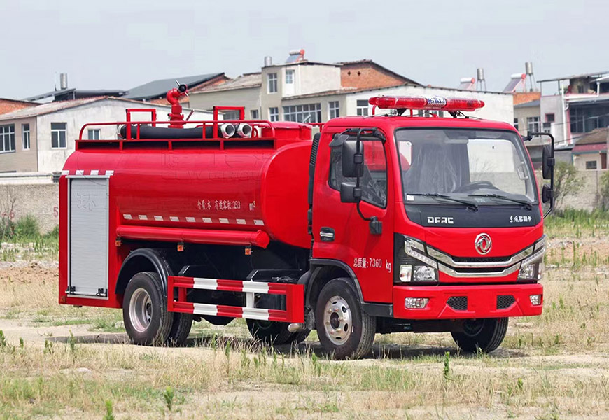 東風(fēng)D6小多利卡4.5噸消防灑水車(chē)